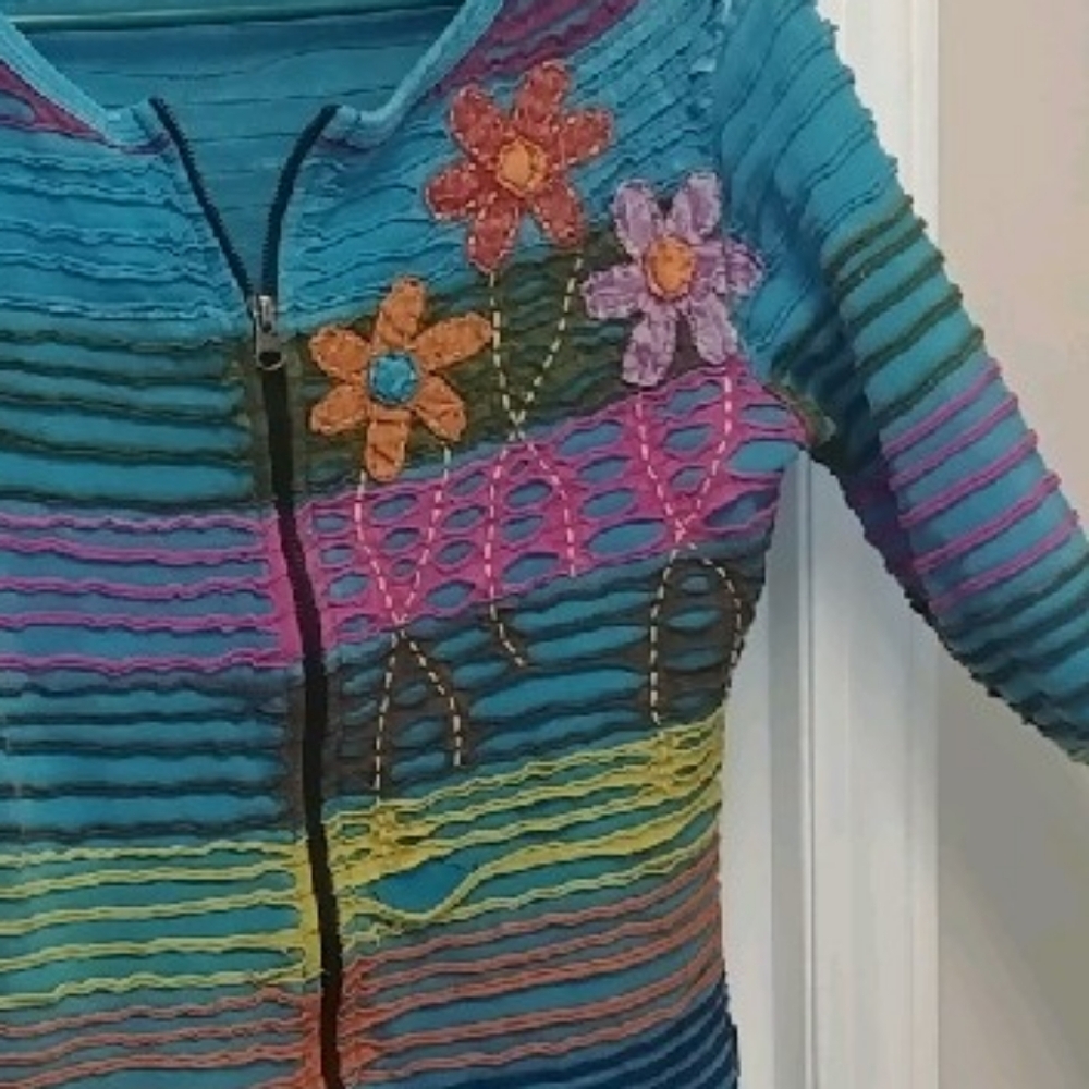 Leopards & Roses textured jacket. - Picture 3 of 5